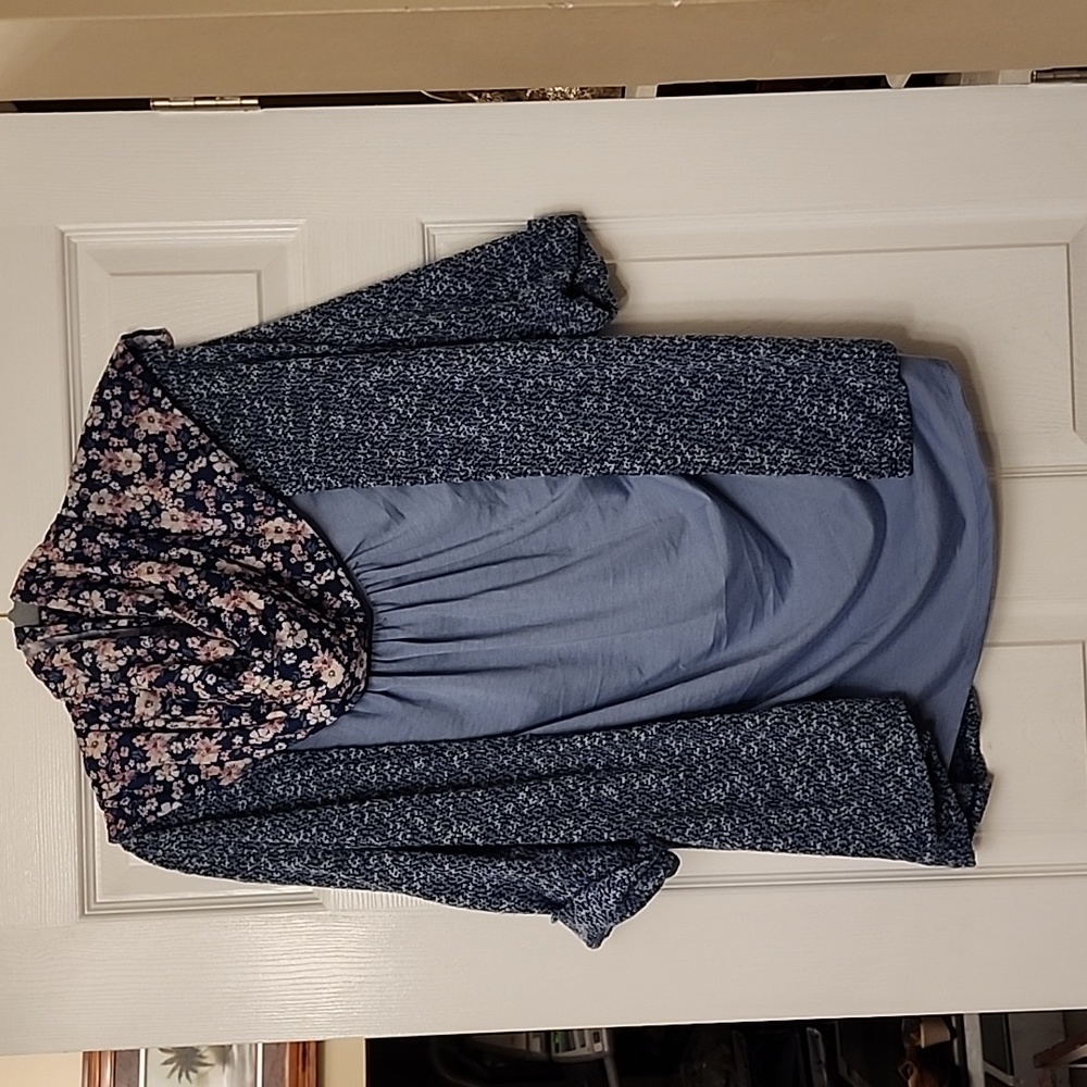 Pretty blue sweater/tank w scarf